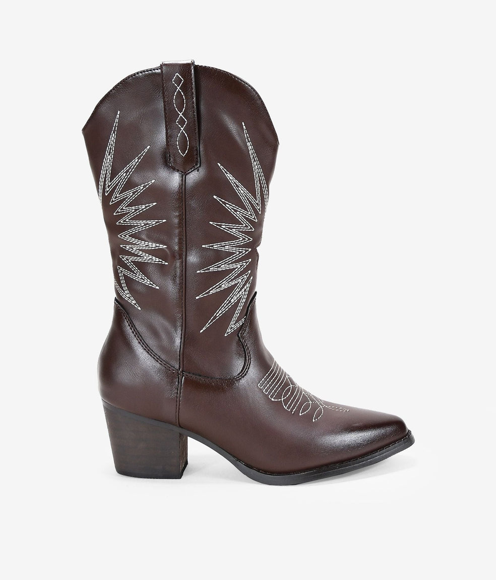Botas cowboy marrones con bordado en contraste