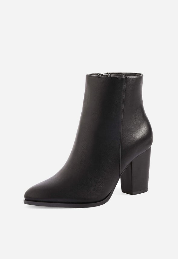 Botines de punta fina y tacón grueso