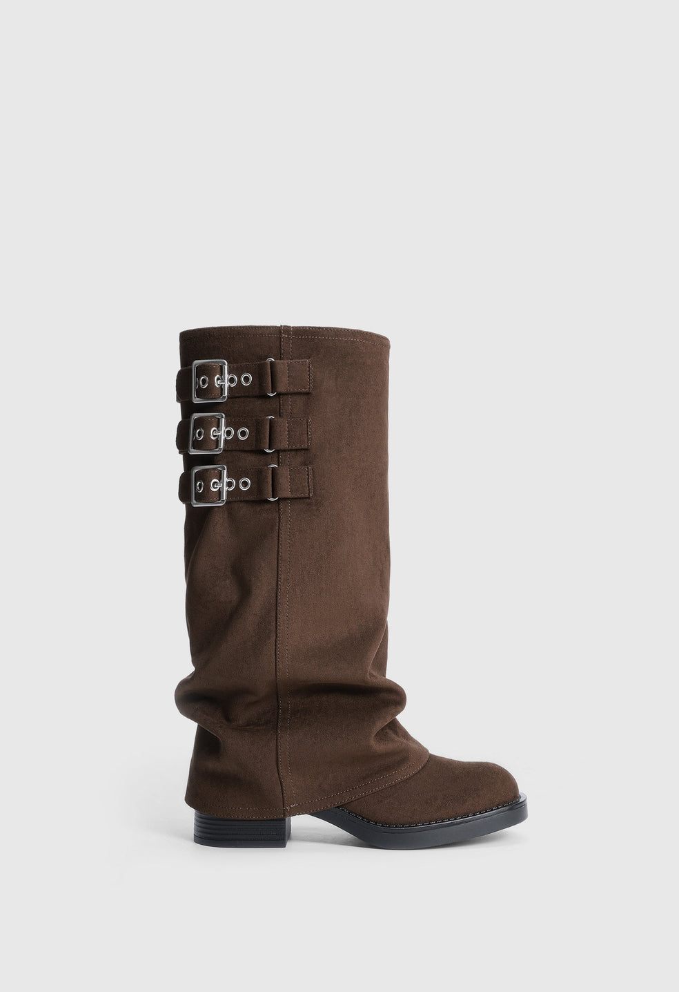 Botas altas con hebillas y caña holgada de mujer